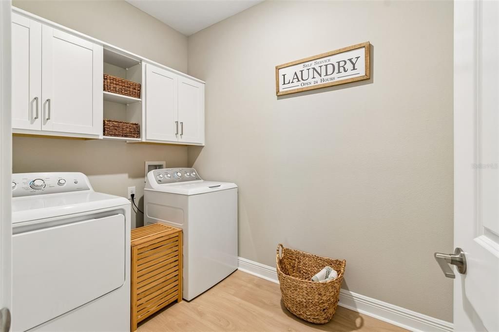 For Sale: $389,500 (2 beds, 2 baths, 2242 Square Feet)