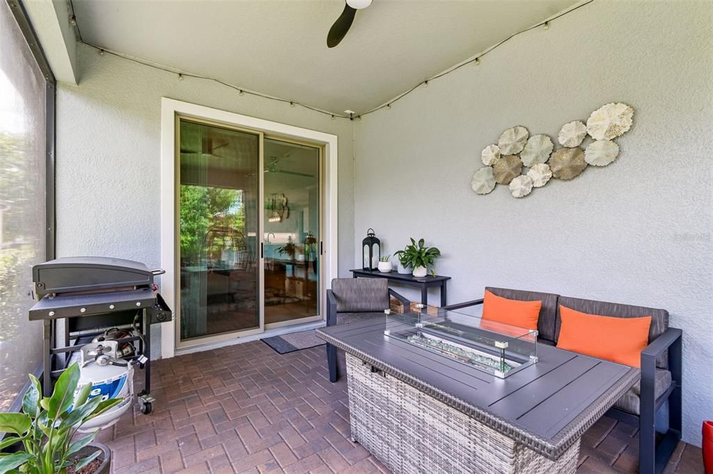 For Sale: $389,500 (2 beds, 2 baths, 2242 Square Feet)