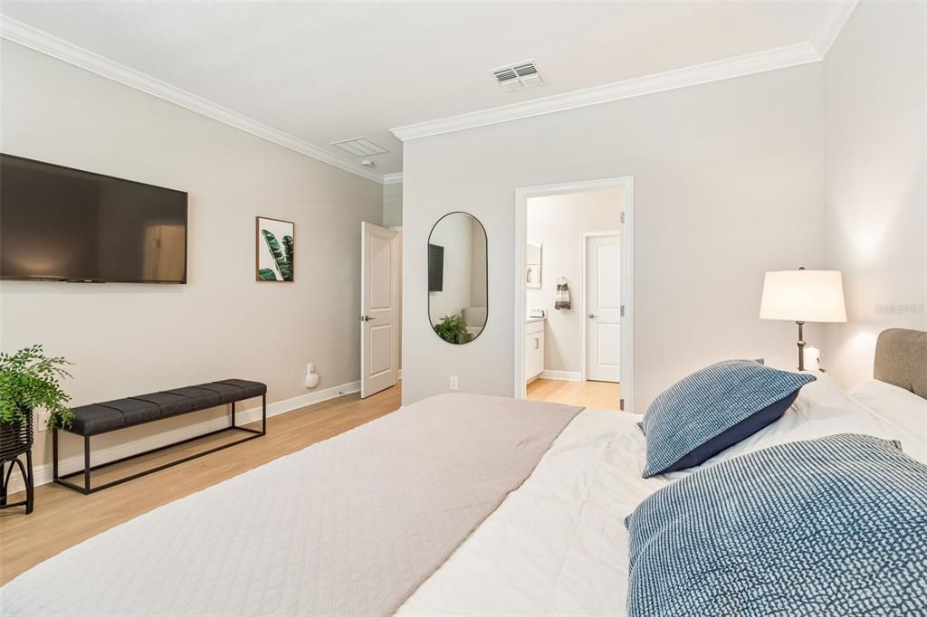 For Sale: $389,500 (2 beds, 2 baths, 2242 Square Feet)
