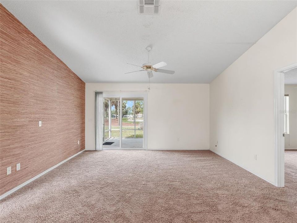 For Rent: $2,000 (3 beds, 2 baths, 1205 Square Feet)