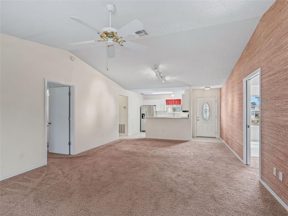 For Rent: $2,000 (3 beds, 2 baths, 1205 Square Feet)