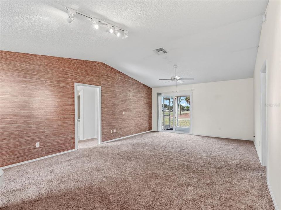 For Rent: $2,000 (3 beds, 2 baths, 1205 Square Feet)