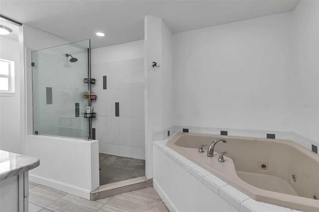 For Sale: $820,000 (3 beds, 2 baths, 2390 Square Feet)