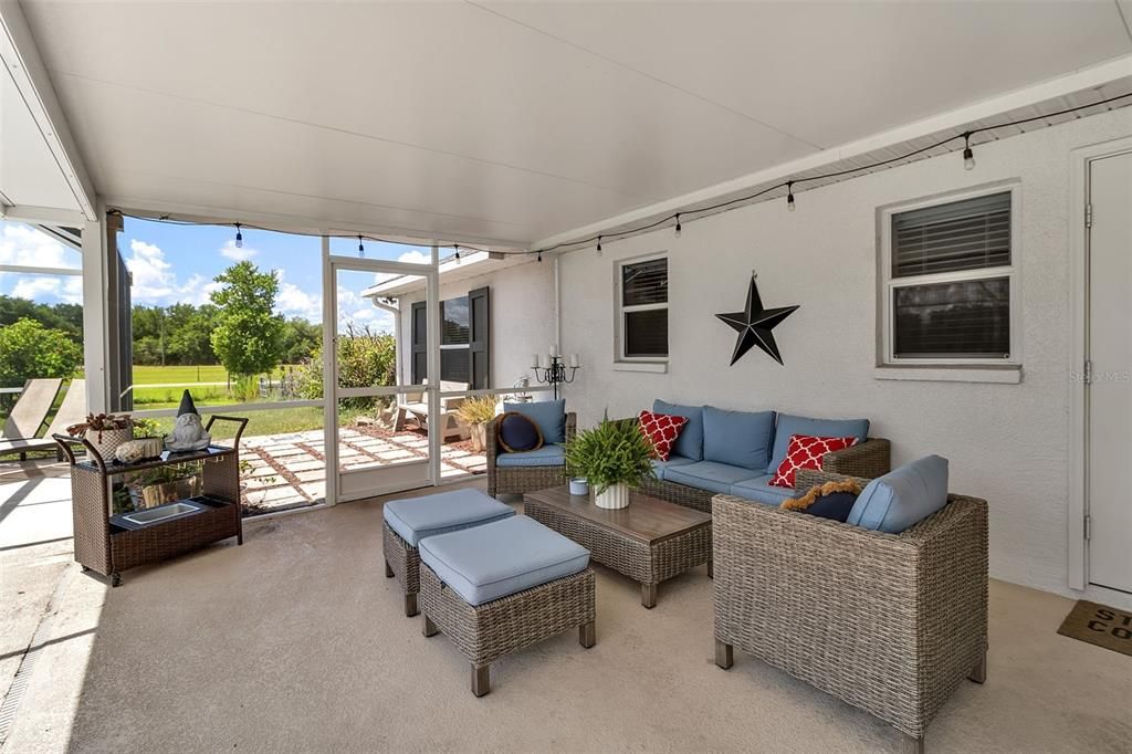 For Sale: $820,000 (3 beds, 2 baths, 2390 Square Feet)