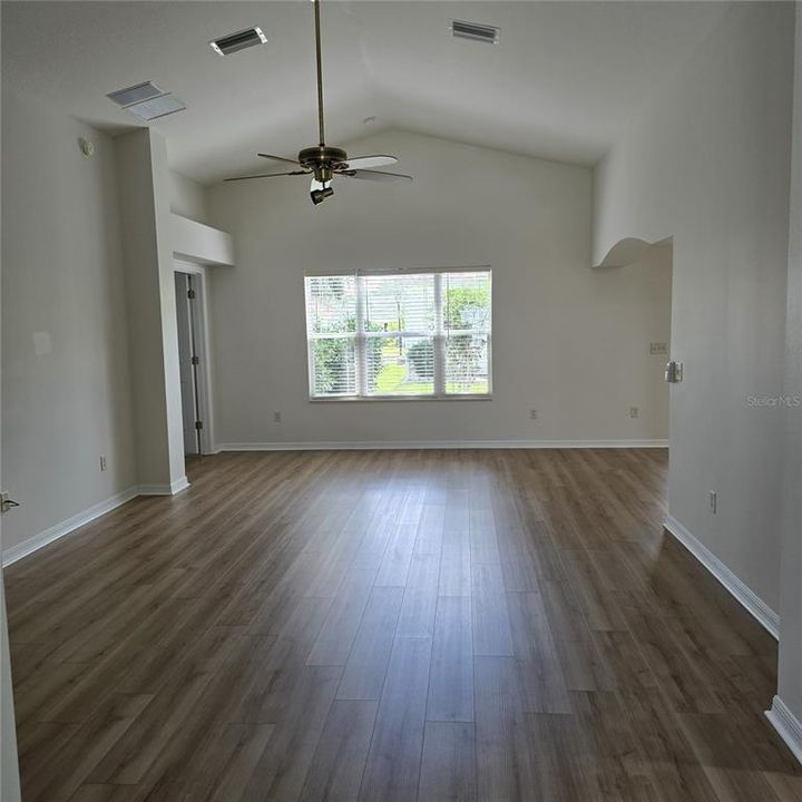En Venta: $379,500 (3 camas, 2 baños, 1723 Pies cuadrados)