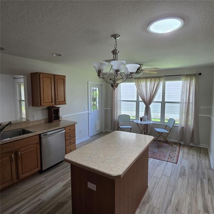 En Venta: $379,500 (3 camas, 2 baños, 1723 Pies cuadrados)