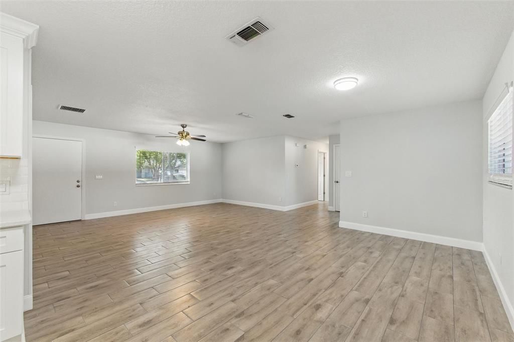 В аренду: $2,650 (4 спален, 2 ванн, 1624 Квадратных фут)