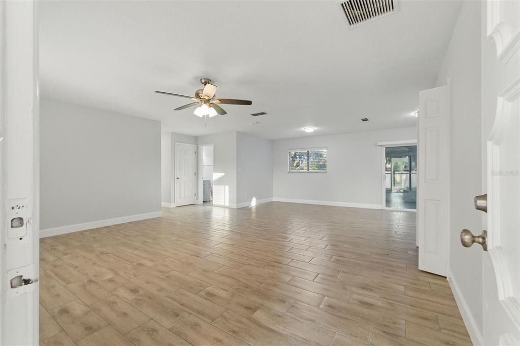В аренду: $2,650 (4 спален, 2 ванн, 1624 Квадратных фут)