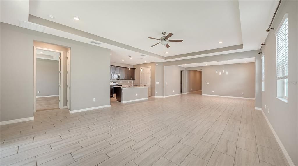 En Venta: $499,000 (4 camas, 3 baños, 2340 Pies cuadrados)