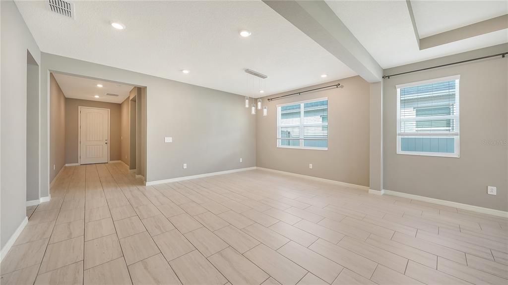 En Venta: $499,000 (4 camas, 3 baños, 2340 Pies cuadrados)