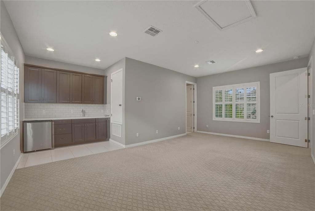 For Rent: $4,000 (5 beds, 3 baths, 2934 Square Feet)