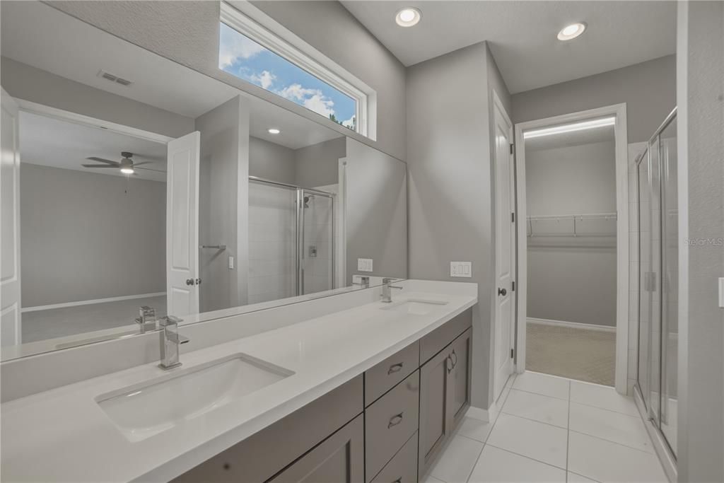 For Rent: $4,000 (5 beds, 3 baths, 2934 Square Feet)