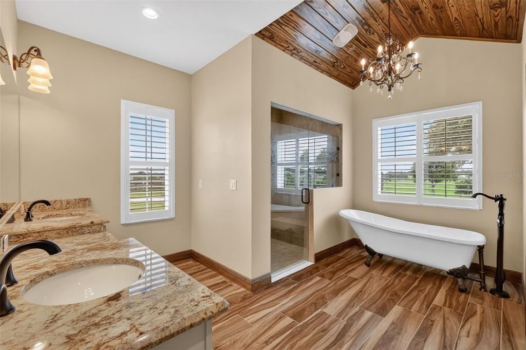 For Sale: $1,400,000 (3 beds, 2 baths, 2980 Square Feet)