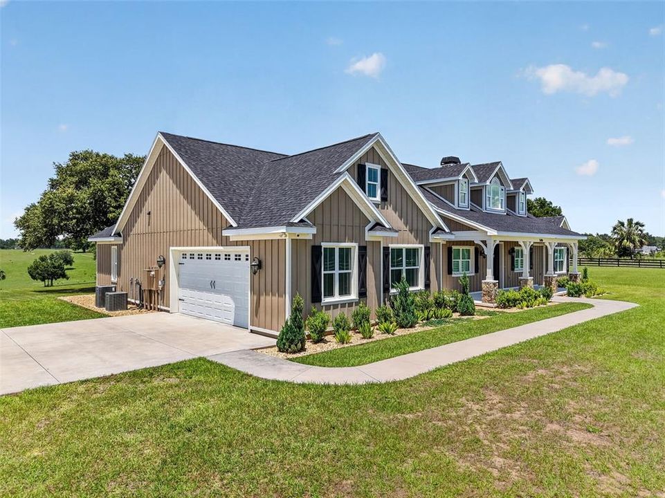 For Sale: $1,400,000 (3 beds, 2 baths, 2980 Square Feet)