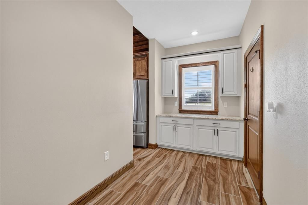 For Sale: $1,400,000 (3 beds, 2 baths, 2980 Square Feet)