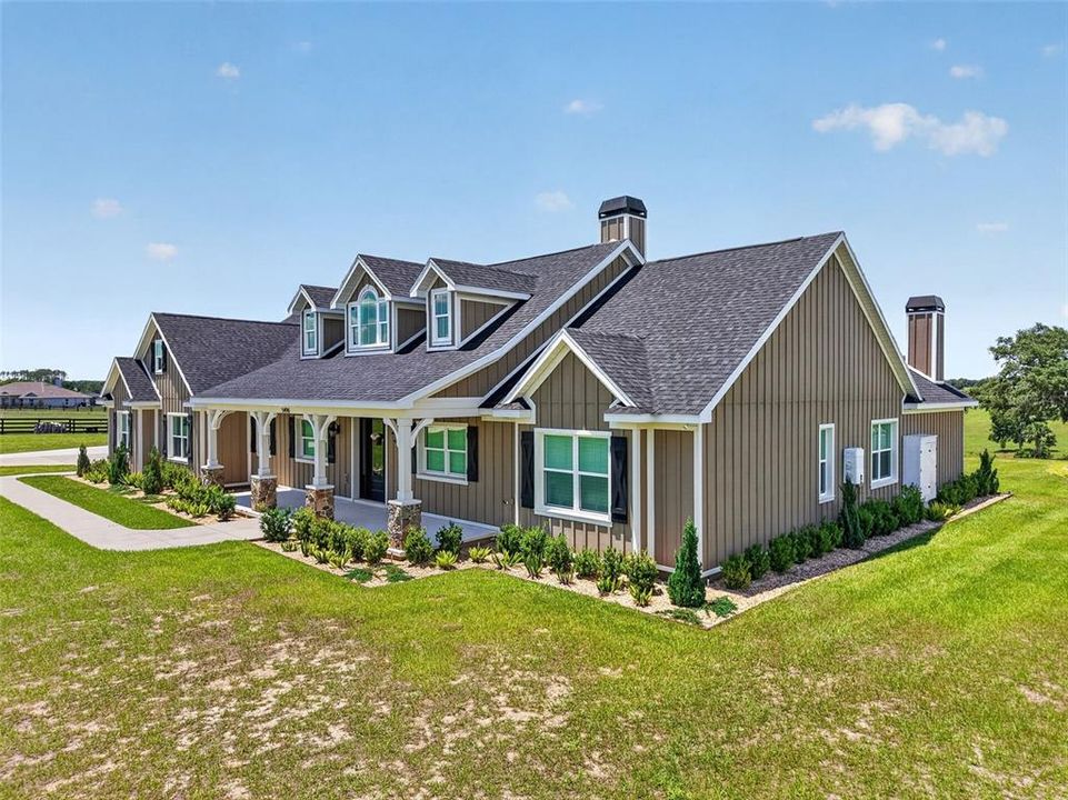 For Sale: $1,400,000 (3 beds, 2 baths, 2980 Square Feet)