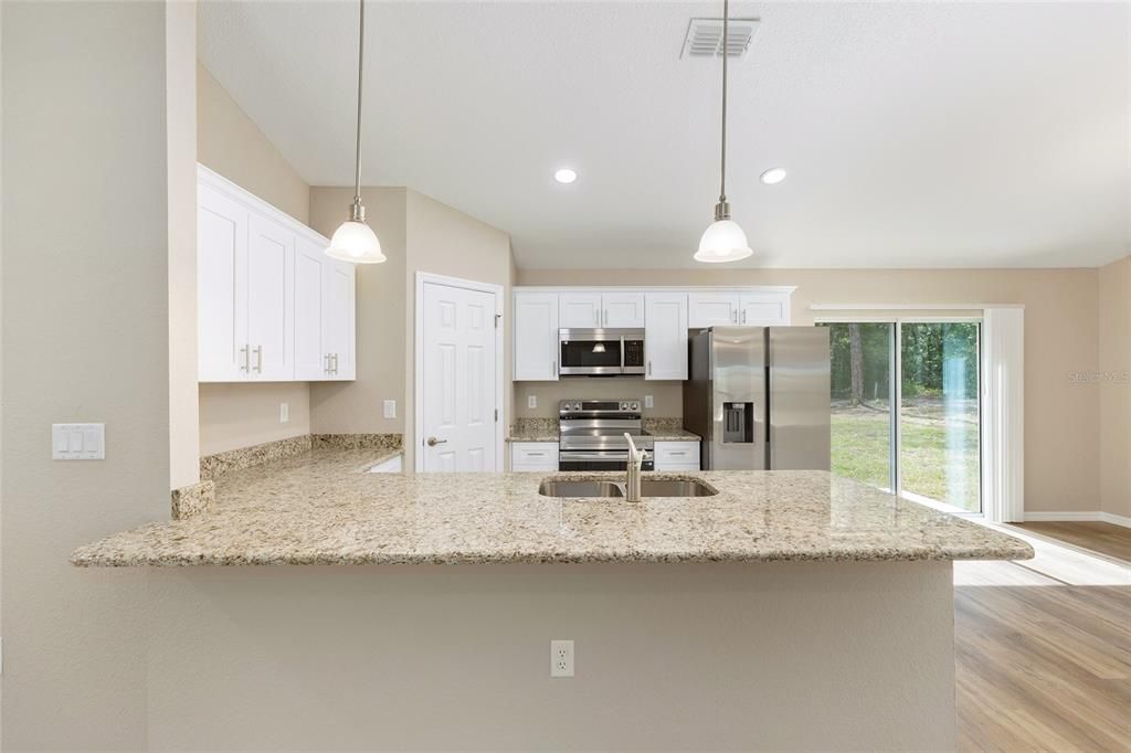 For Sale: $231,799 (3 beds, 2 baths, 1121 Square Feet)