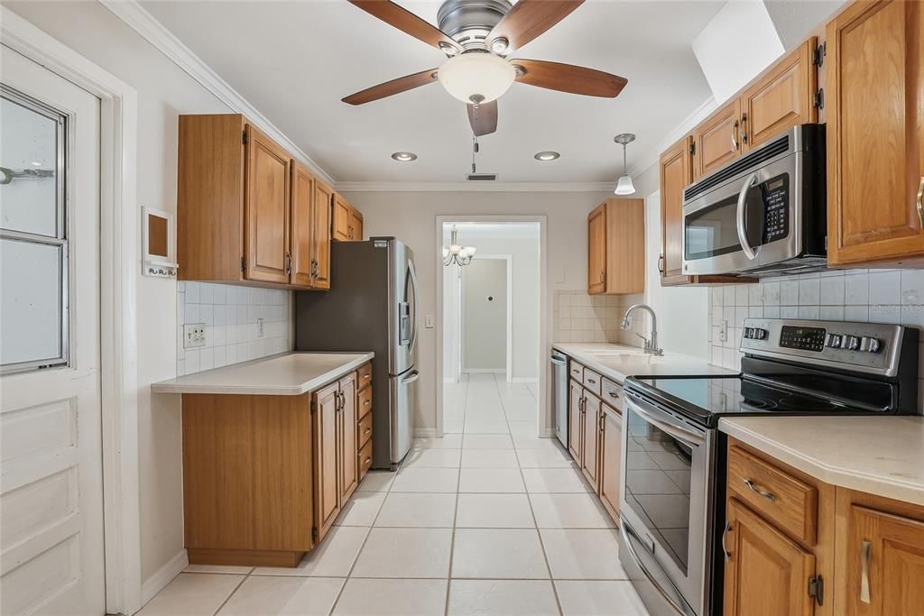 For Sale: $540,000 (3 beds, 2 baths, 1424 Square Feet)