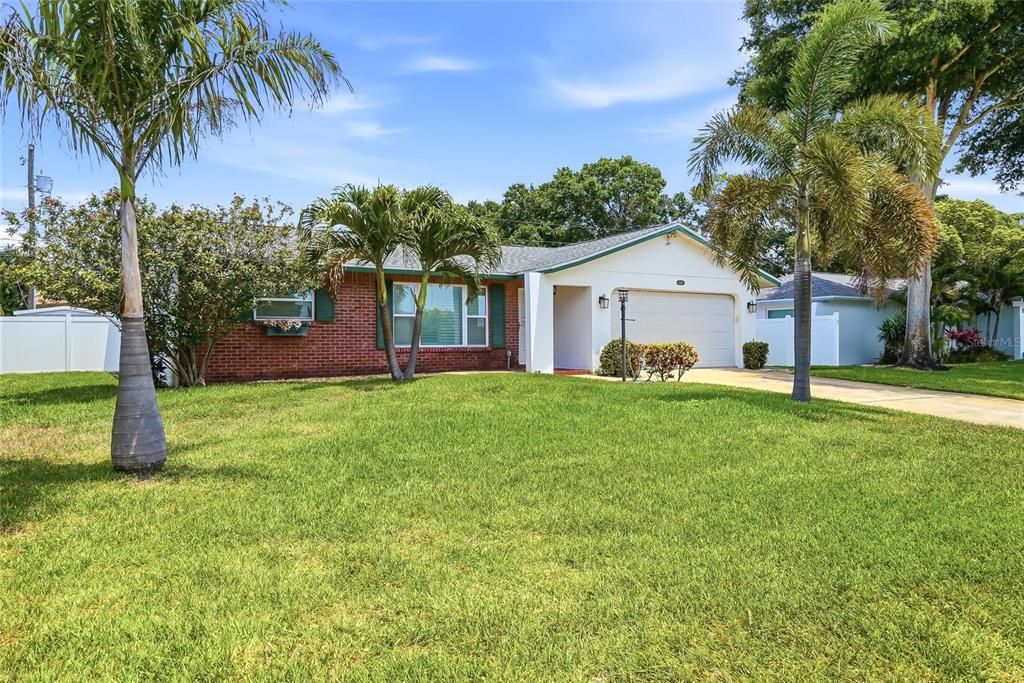 For Sale: $540,000 (3 beds, 2 baths, 1424 Square Feet)