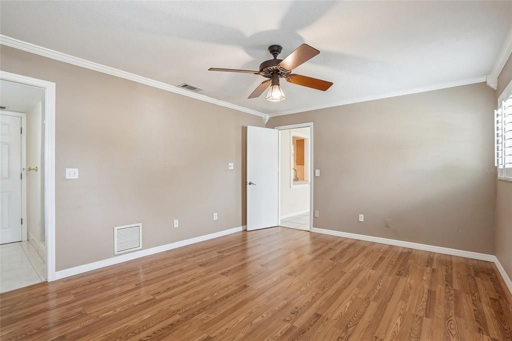 For Sale: $540,000 (3 beds, 2 baths, 1424 Square Feet)