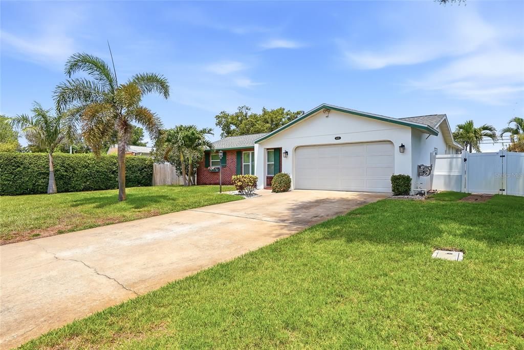 For Sale: $540,000 (3 beds, 2 baths, 1424 Square Feet)