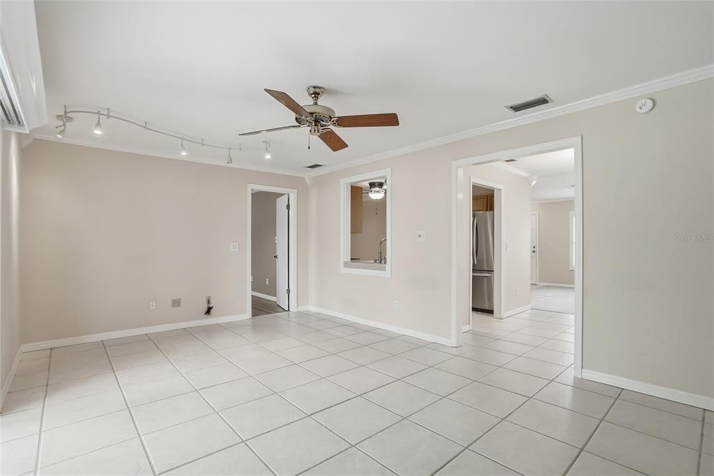 For Sale: $540,000 (3 beds, 2 baths, 1424 Square Feet)