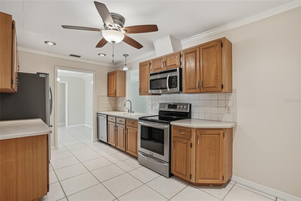 For Sale: $540,000 (3 beds, 2 baths, 1424 Square Feet)