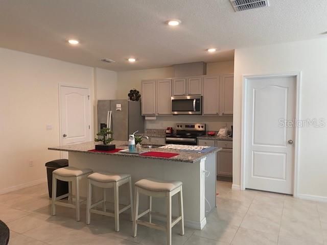 For Sale: $410,000 (3 beds, 2 baths, 1672 Square Feet)