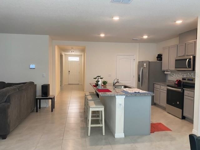 For Sale: $410,000 (3 beds, 2 baths, 1672 Square Feet)