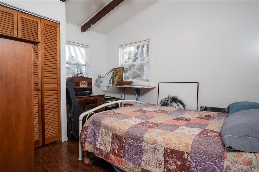 For Sale: $279,900 (2 beds, 2 baths, 794 Square Feet)