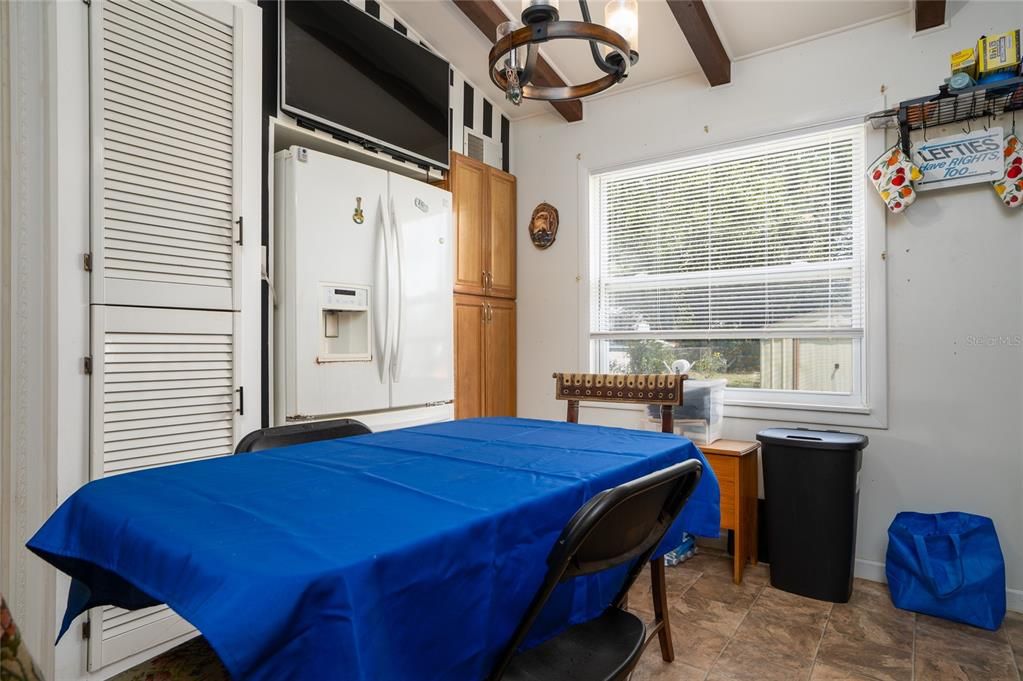 For Sale: $279,900 (2 beds, 2 baths, 794 Square Feet)