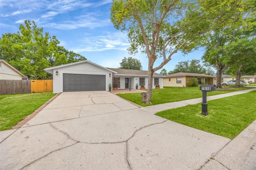 En Venta: $559,000 (5 camas, 2 baños, 2021 Pies cuadrados)
