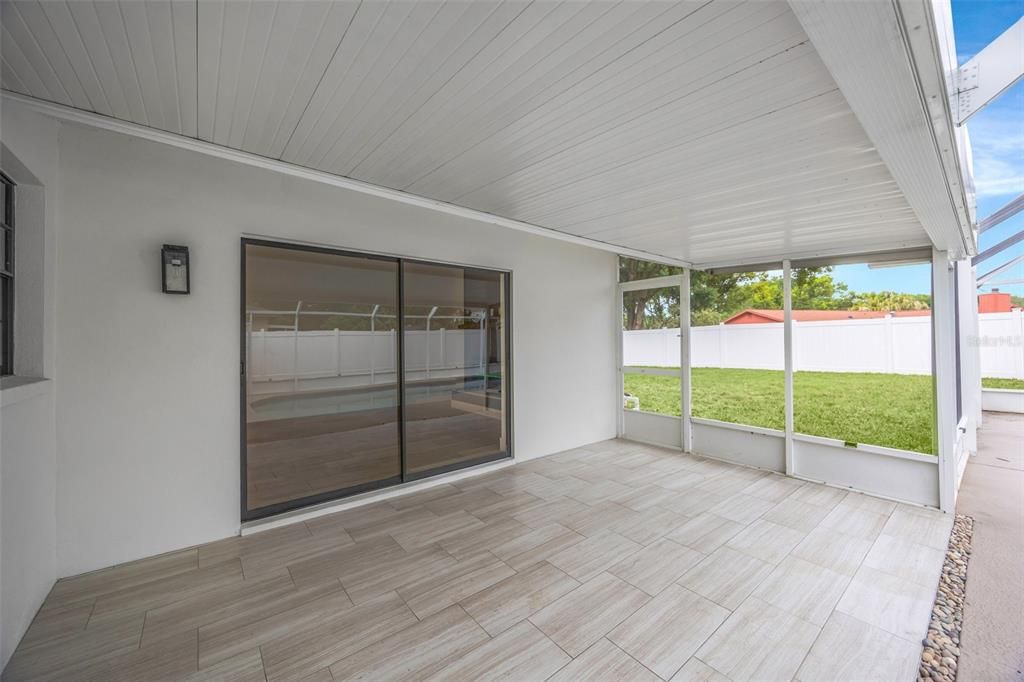 En Venta: $559,000 (5 camas, 2 baños, 2021 Pies cuadrados)