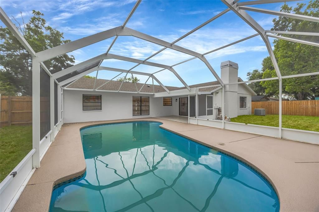 En Venta: $559,000 (5 camas, 2 baños, 2021 Pies cuadrados)