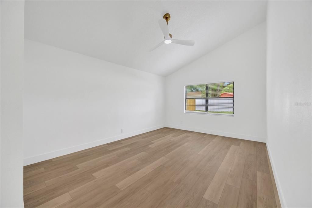 En Venta: $559,000 (5 camas, 2 baños, 2021 Pies cuadrados)