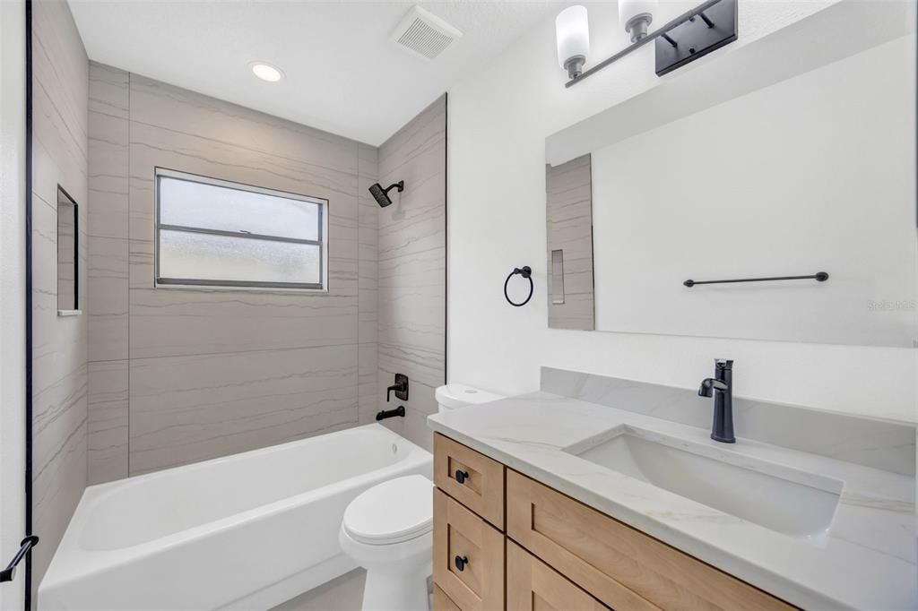 En Venta: $559,000 (5 camas, 2 baños, 2021 Pies cuadrados)