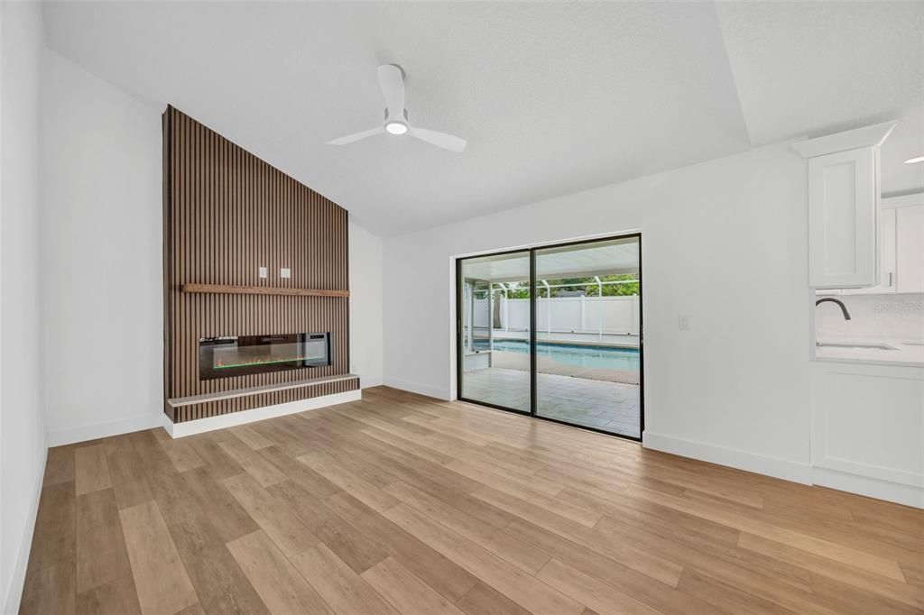 En Venta: $559,000 (5 camas, 2 baños, 2021 Pies cuadrados)