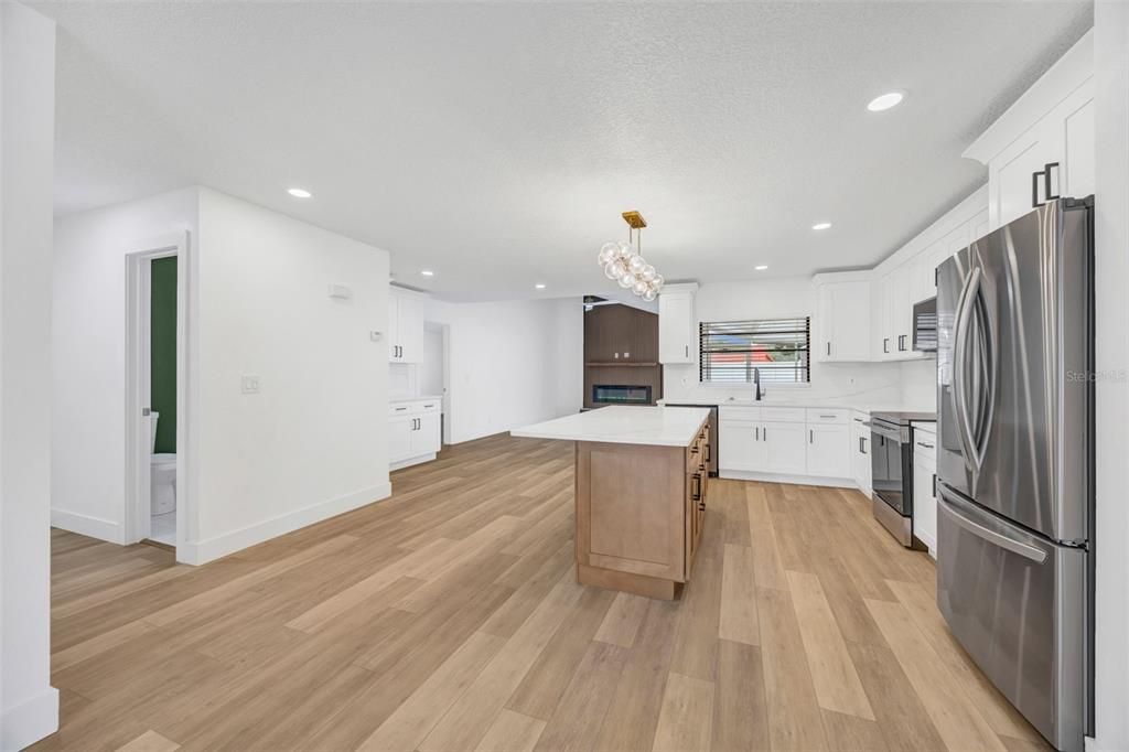 En Venta: $559,000 (5 camas, 2 baños, 2021 Pies cuadrados)