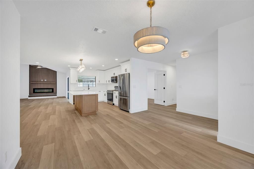 En Venta: $559,000 (5 camas, 2 baños, 2021 Pies cuadrados)