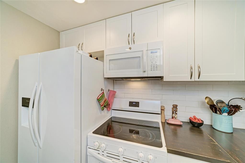 En Venta: $290,000 (2 camas, 2 baños, 916 Pies cuadrados)