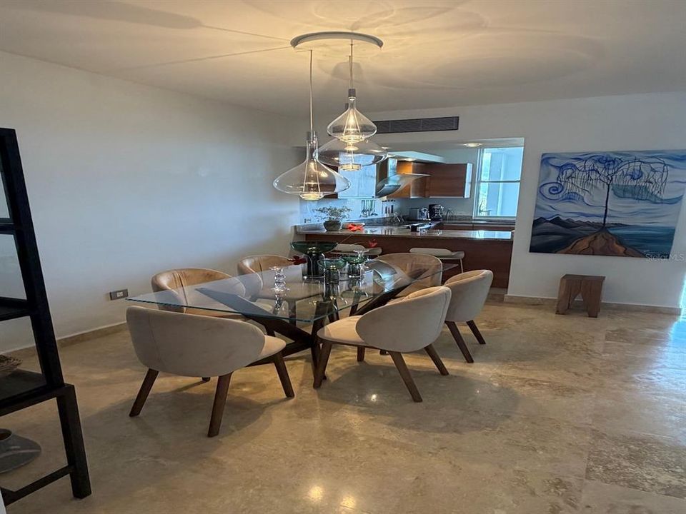 For Sale: $549,000 (3 beds, 2 baths, 1670 Square Feet)