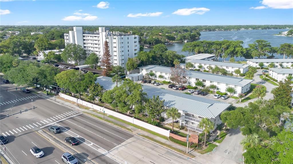For Sale: $325,000 (2 beds, 1 baths, 816 Square Feet)