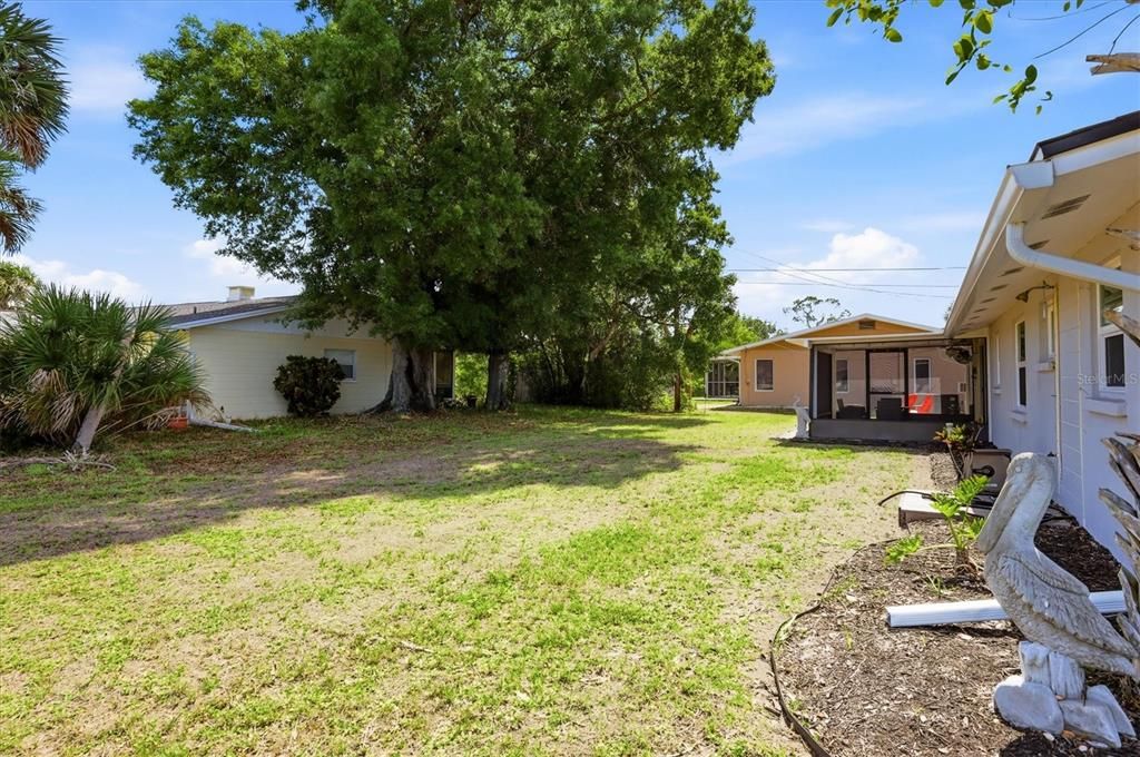 For Sale: $264,900 (3 beds, 2 baths, 1402 Square Feet)