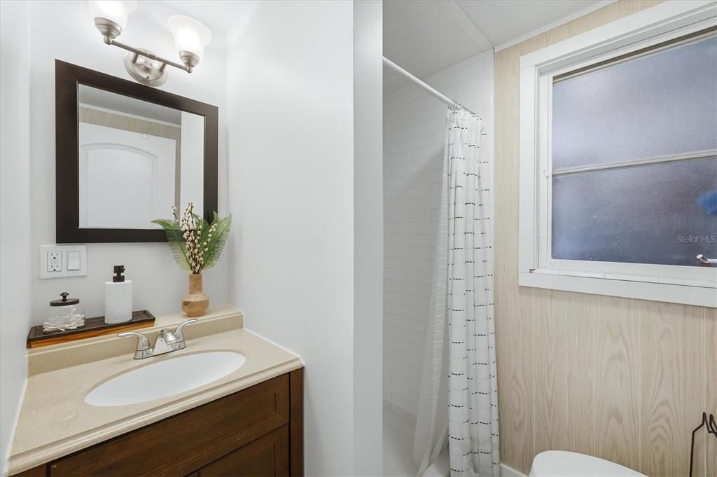 For Sale: $264,900 (3 beds, 2 baths, 1402 Square Feet)