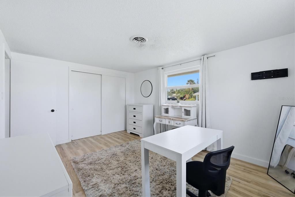 For Sale: $264,900 (3 beds, 2 baths, 1402 Square Feet)