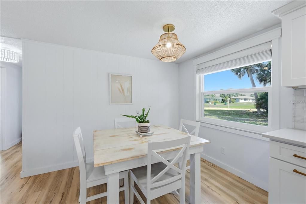 For Sale: $264,900 (3 beds, 2 baths, 1402 Square Feet)