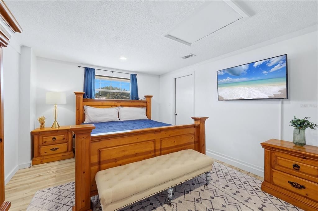 For Sale: $264,900 (3 beds, 2 baths, 1402 Square Feet)