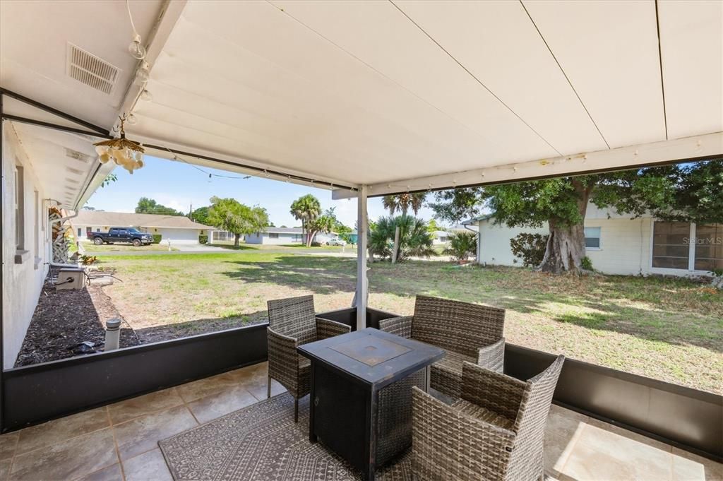 For Sale: $264,900 (3 beds, 2 baths, 1402 Square Feet)