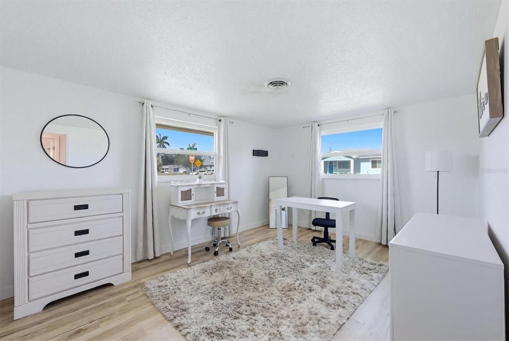 For Sale: $264,900 (3 beds, 2 baths, 1402 Square Feet)