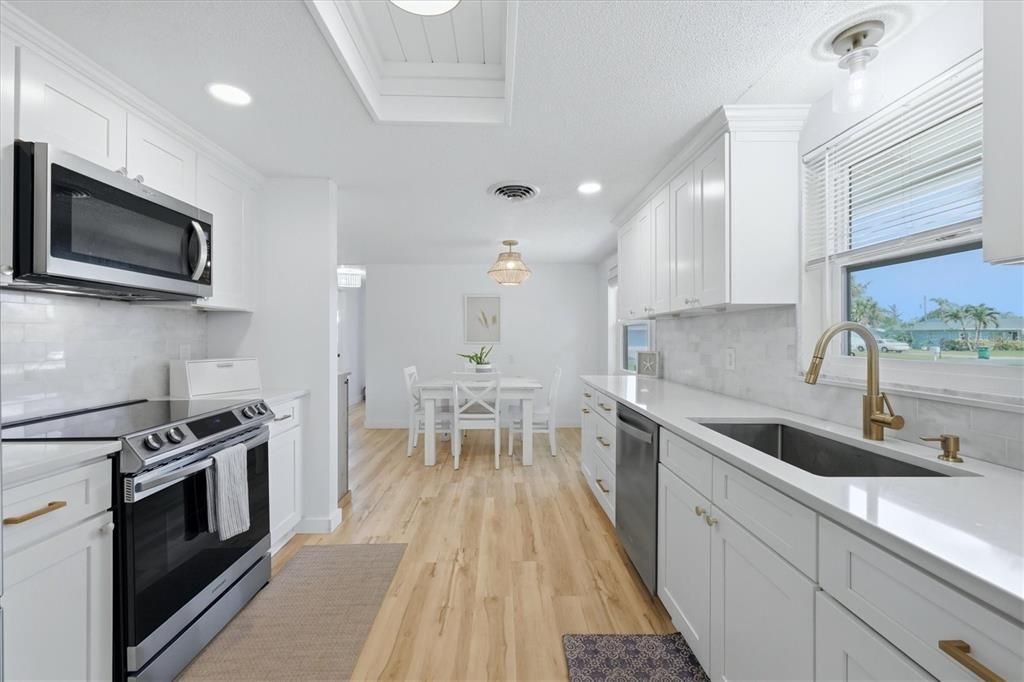 For Sale: $264,900 (3 beds, 2 baths, 1402 Square Feet)